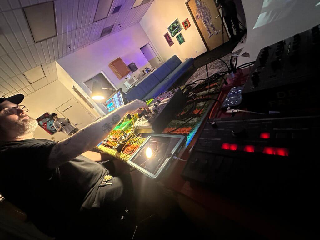 Wormholes Performing at Blunt Graffix art show
